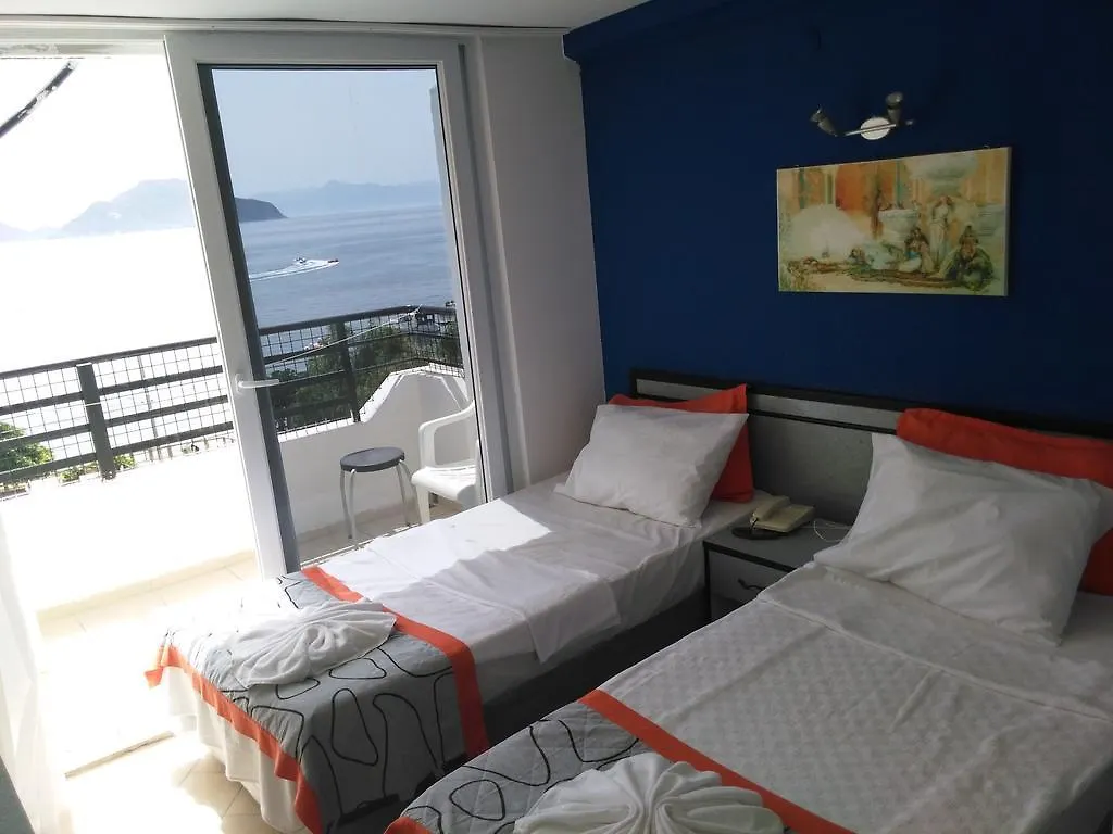 Cemre Hotel 터그트레이스
