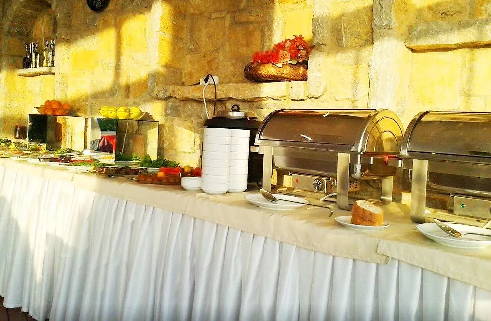 Cemre Hotel 터그트레이스