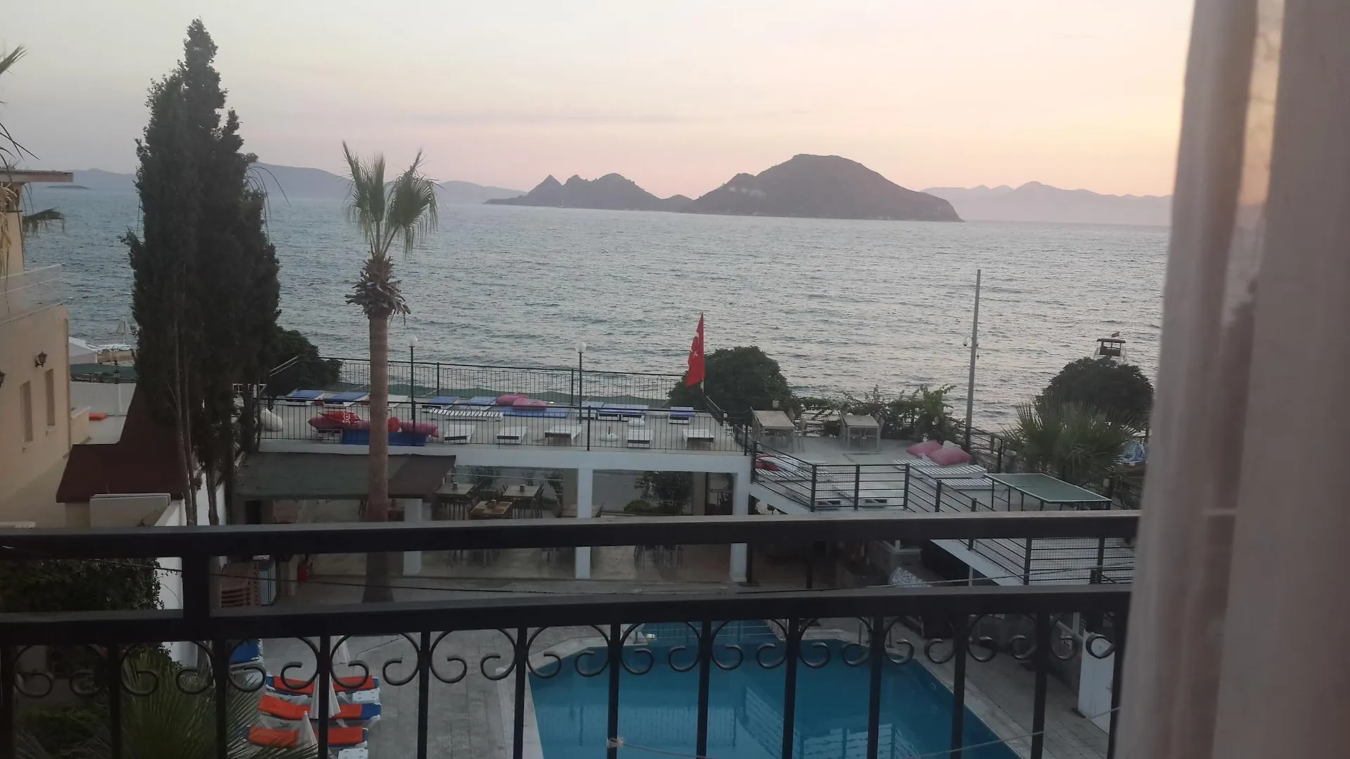 **  Cemre Hotel Turgutreis Turecko