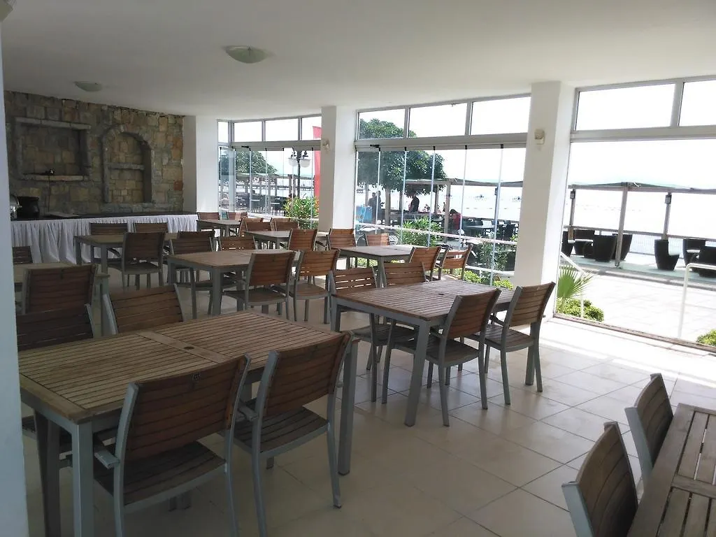 **  Cemre Hotel Turgutreis Turecko