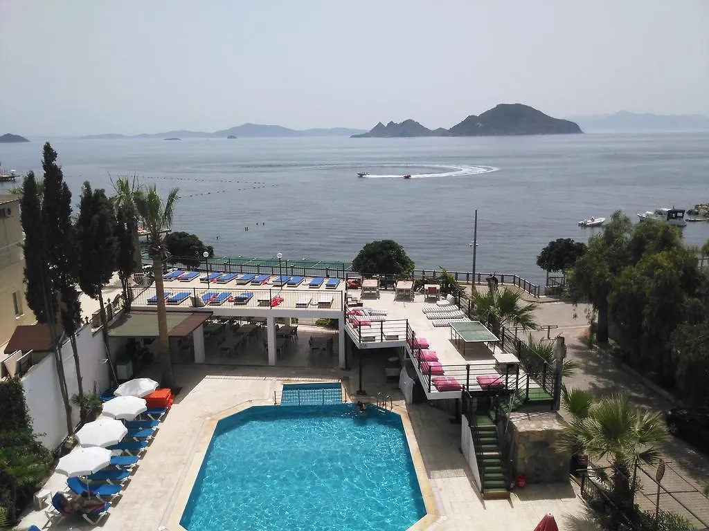 Cemre Hotel Turgutreis 2*,