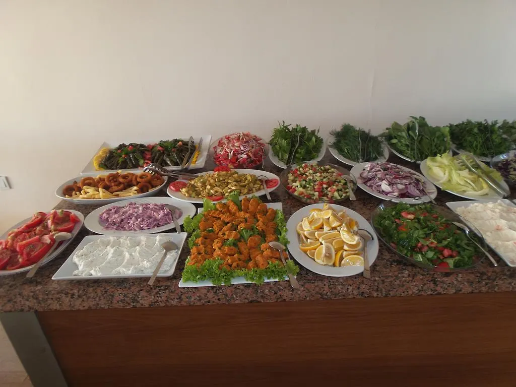 Cemre Hotel Turgutreis 2*,
