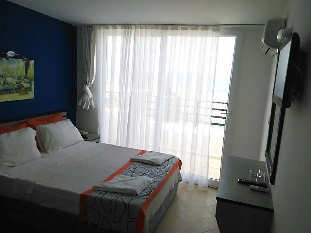 **  Cemre Hotel Turgutreis Turecko